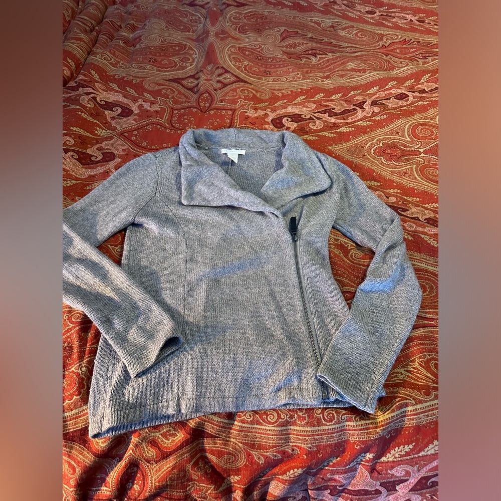 Women’s gray sweater zip up size small design history
